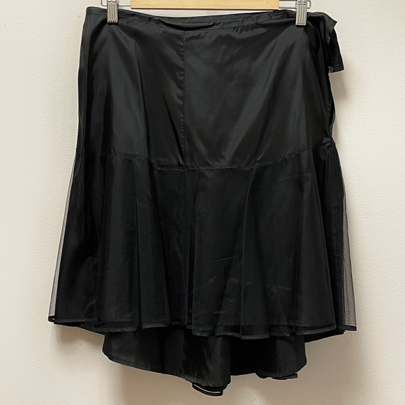 Black Red & White French Splatter Pattern Skirt - Picture 7 of 8